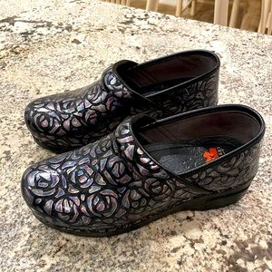 Dansko XP clogs, barely worn size 40